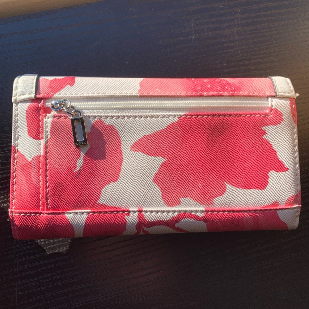 🌺Guess Wallet - Picture 3 of 10